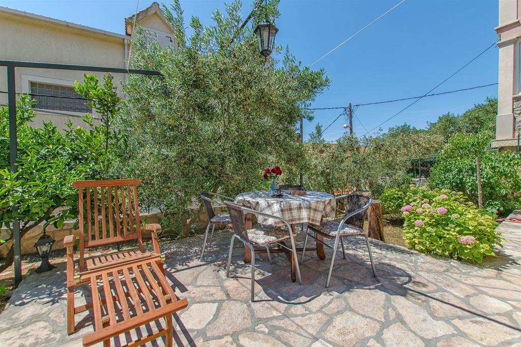 Apartments Vojka Milna Kültér fotó